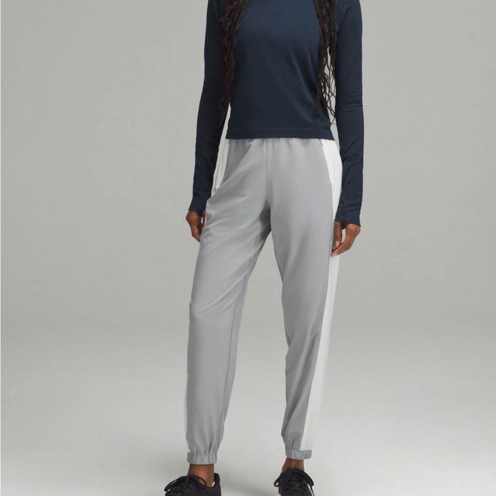 Lululemon Adapted State Jogger Gray White Reflective Size 6